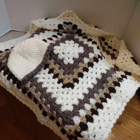 New Crochet Baby Hat and Blanket Set - Picture 2 of 4